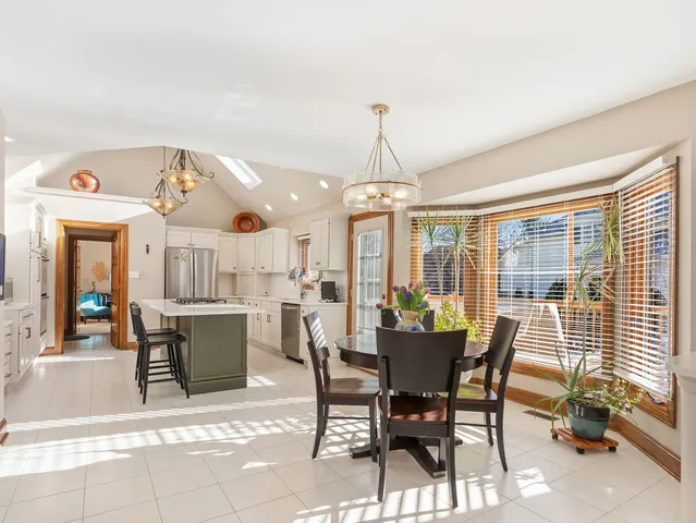 $925,000 | 4005 White Eagle Drive, Naperville, IL 60564