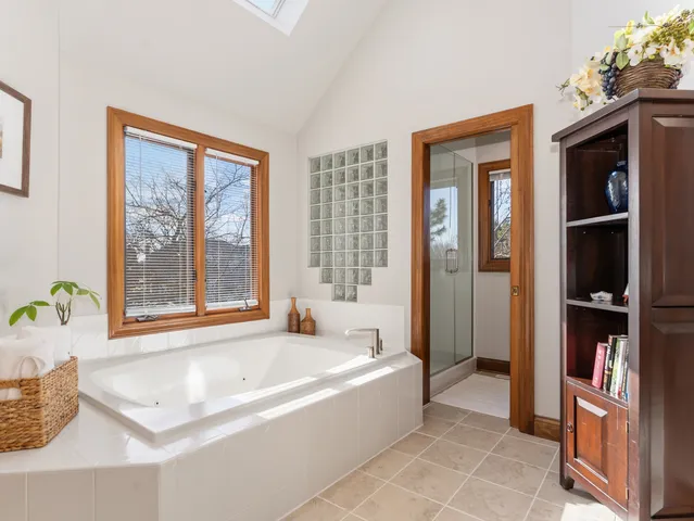 $925,000 | 4005 White Eagle Drive, Naperville, IL 60564