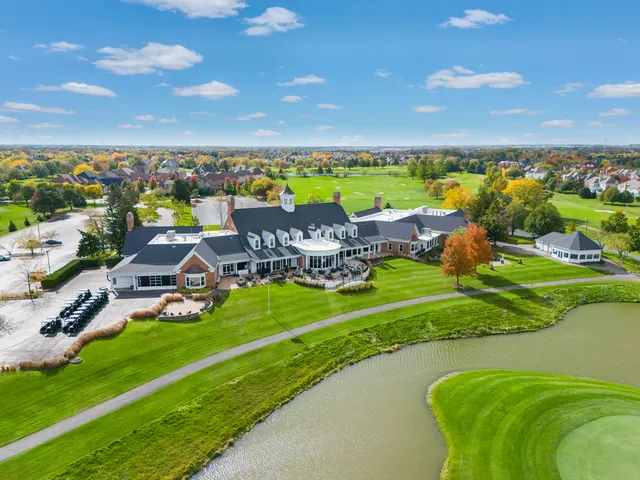 $925,000 | 4005 White Eagle Drive, Naperville, IL 60564