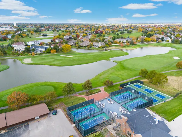 $925,000 | 4005 White Eagle Drive, Naperville, IL 60564