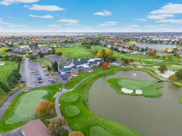 $925,000 | 4005 White Eagle Drive, Naperville, IL 60564