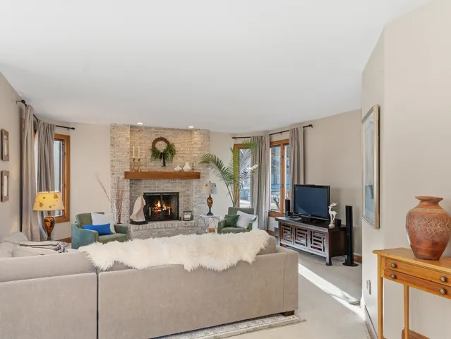 $925,000 | 4005 White Eagle Drive, Naperville, IL 60564