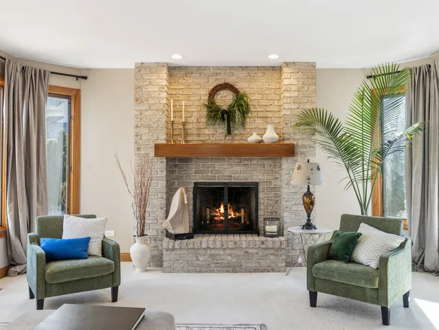 $925,000 | 4005 White Eagle Drive, Naperville, IL 60564