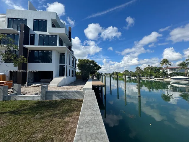 $2,500,000 | 7300 Trouville Esplanade, Unit 3, Miami Beach, FL 33141