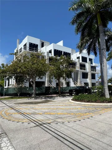 $2,500,000 | 7300 Trouville Esplanade, Unit 3, Miami Beach, FL 33141