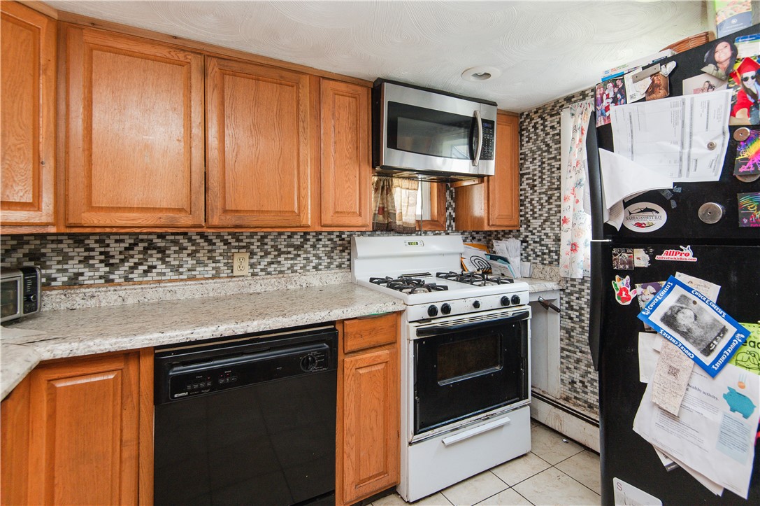 46 Verndale Street Warwick, RI 02889 - Photo 5 of 30