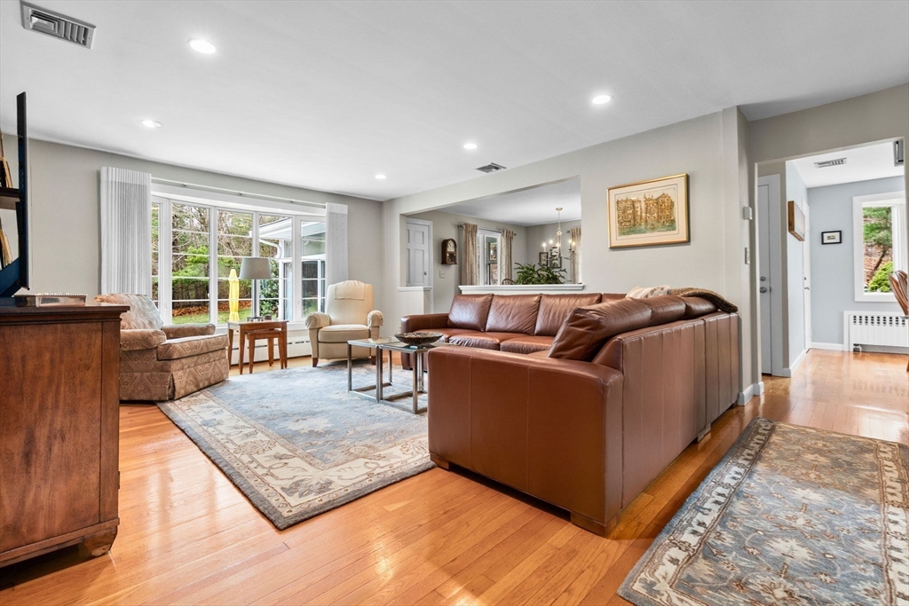 79 Topsfield Road Wenham, MA 01984 - Photo 3 of 38 Gallery Image 3