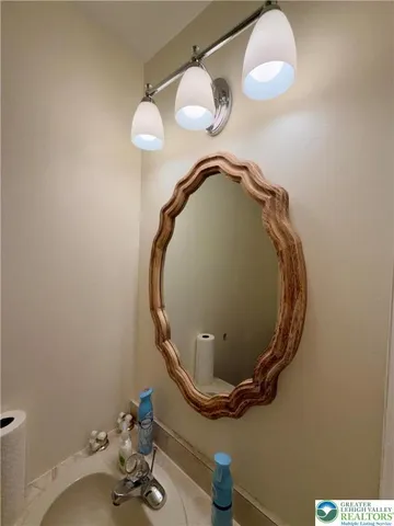 $2,490 | 2707 Victoria Lane, Easton, PA 18045