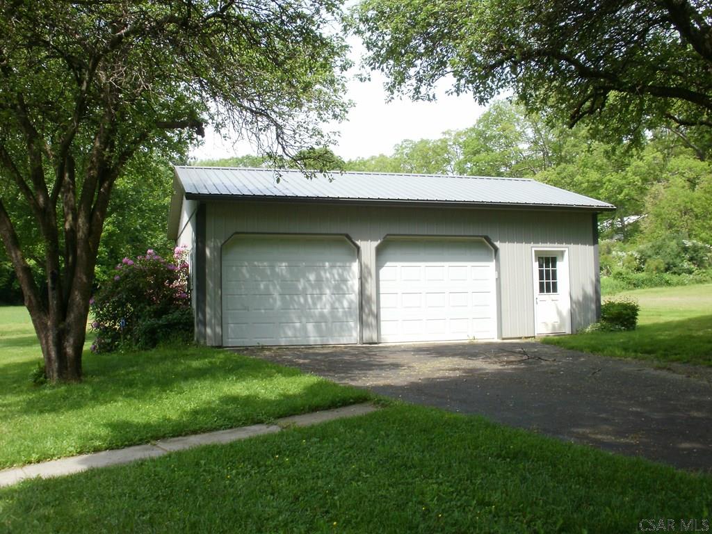 3045 Water Level Road Somerset, PA 15501 - Photo 4 of 22