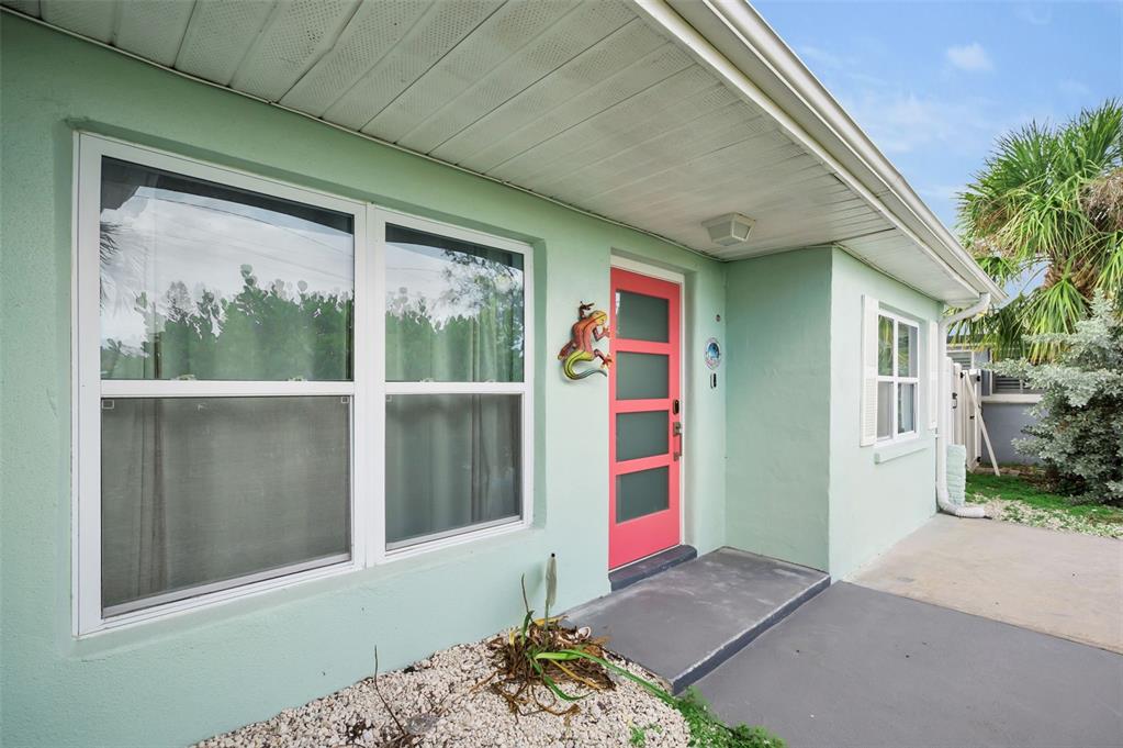 15812 3rd Street East Redington Beach, FL 33708 - Photo 5 of 19 Gallery Image 5