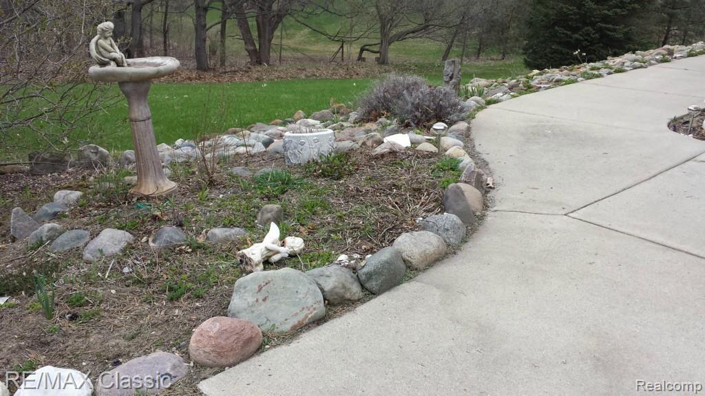 2060 Addaleen Road Highland, MI 48357 - Photo 37 of 41 20140428_135700.jpg
