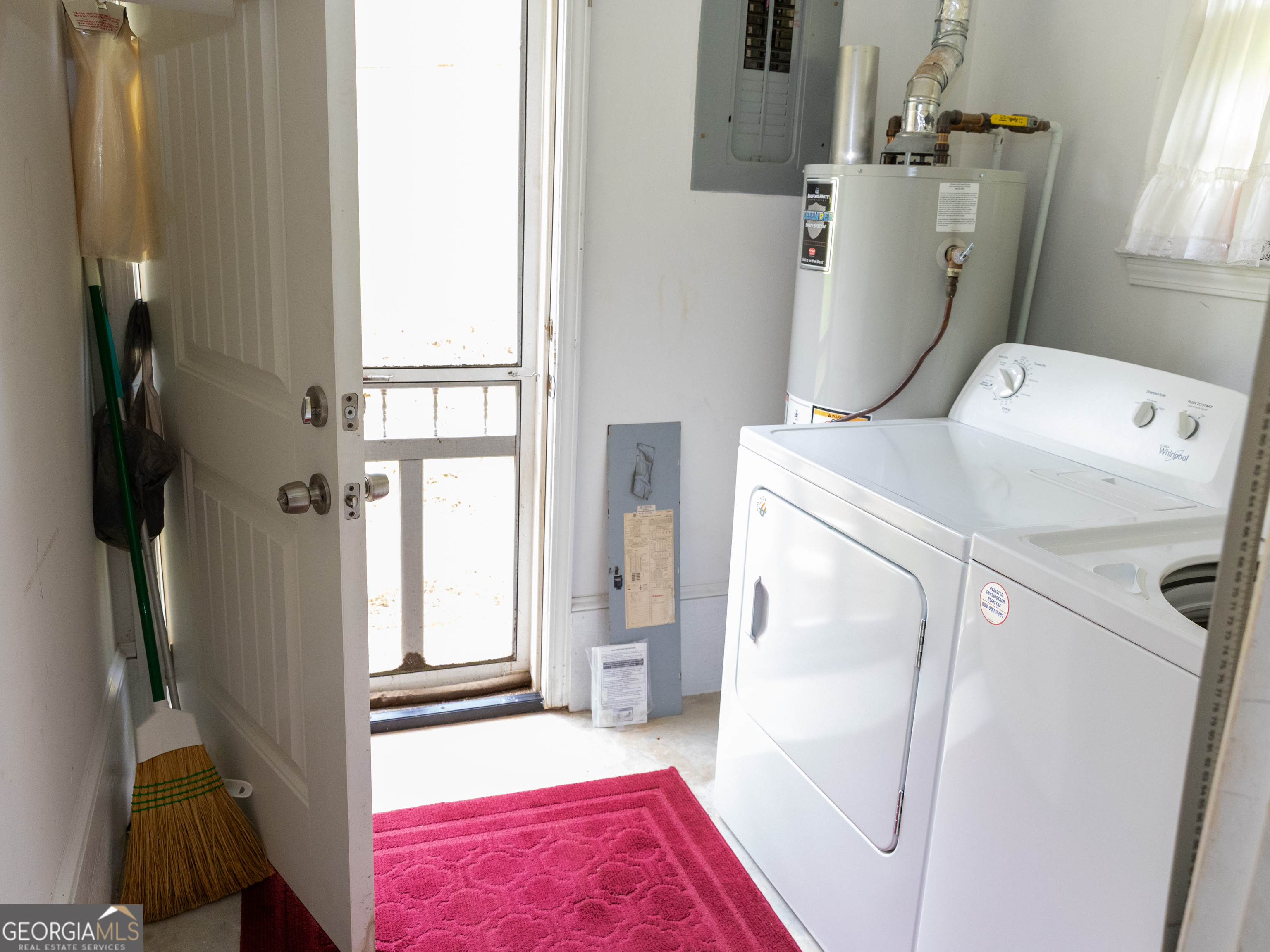 508 Ridgecrest Drive Elberton, GA 30635 - Photo 27 of 29 a utility room with dryer and washer