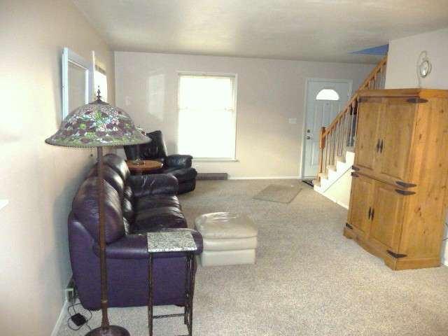 2402 West Overhill Road Peoria, IL 61615 - Photo 3 of 15 Gallery Image 3