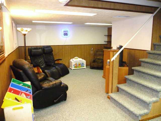2402 West Overhill Road Peoria, IL 61615 - Photo 8 of 15 Gallery Image 8