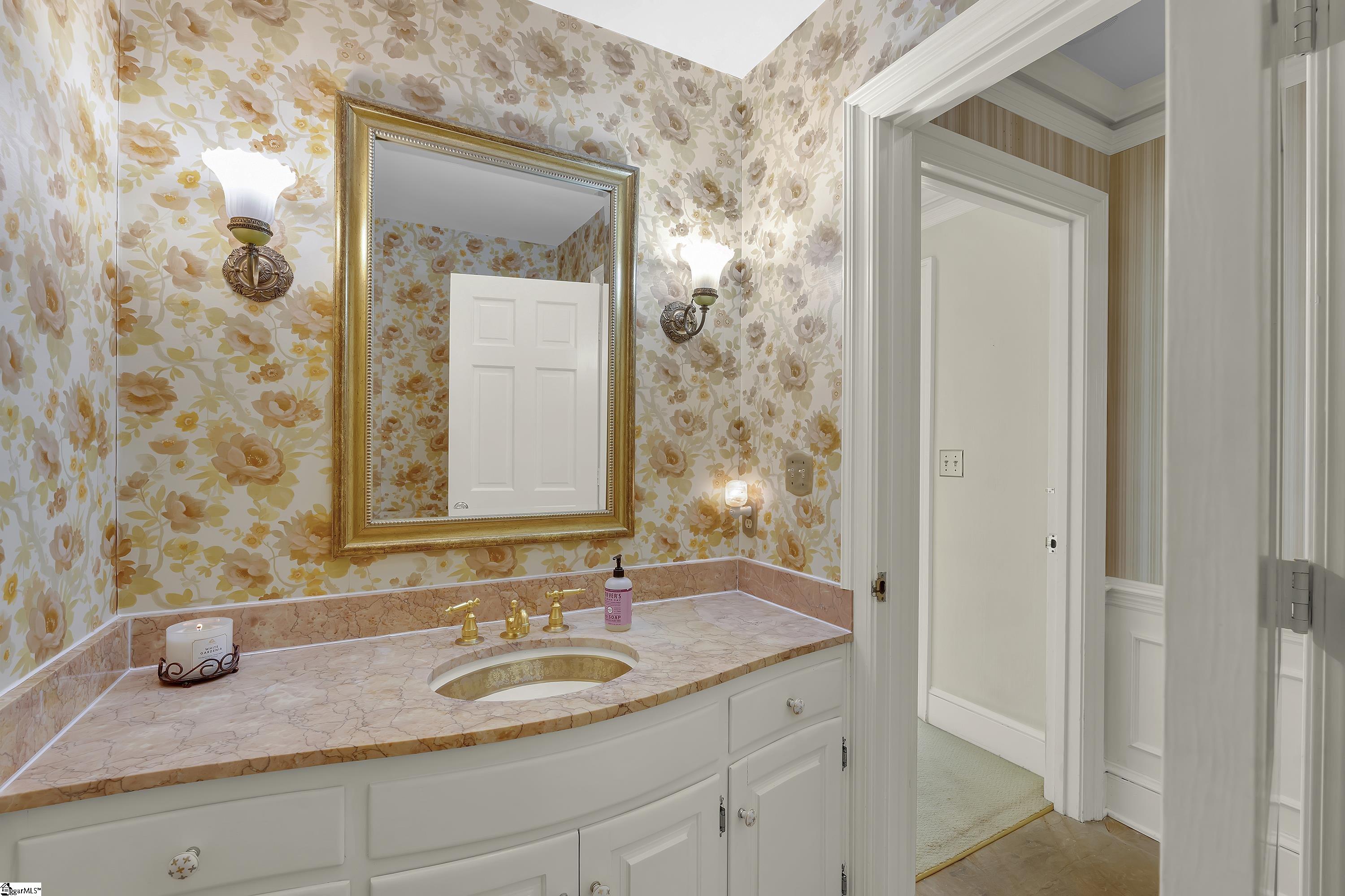 102 Graystone Road Greenville, SC 29615 - Photo 13 of 50