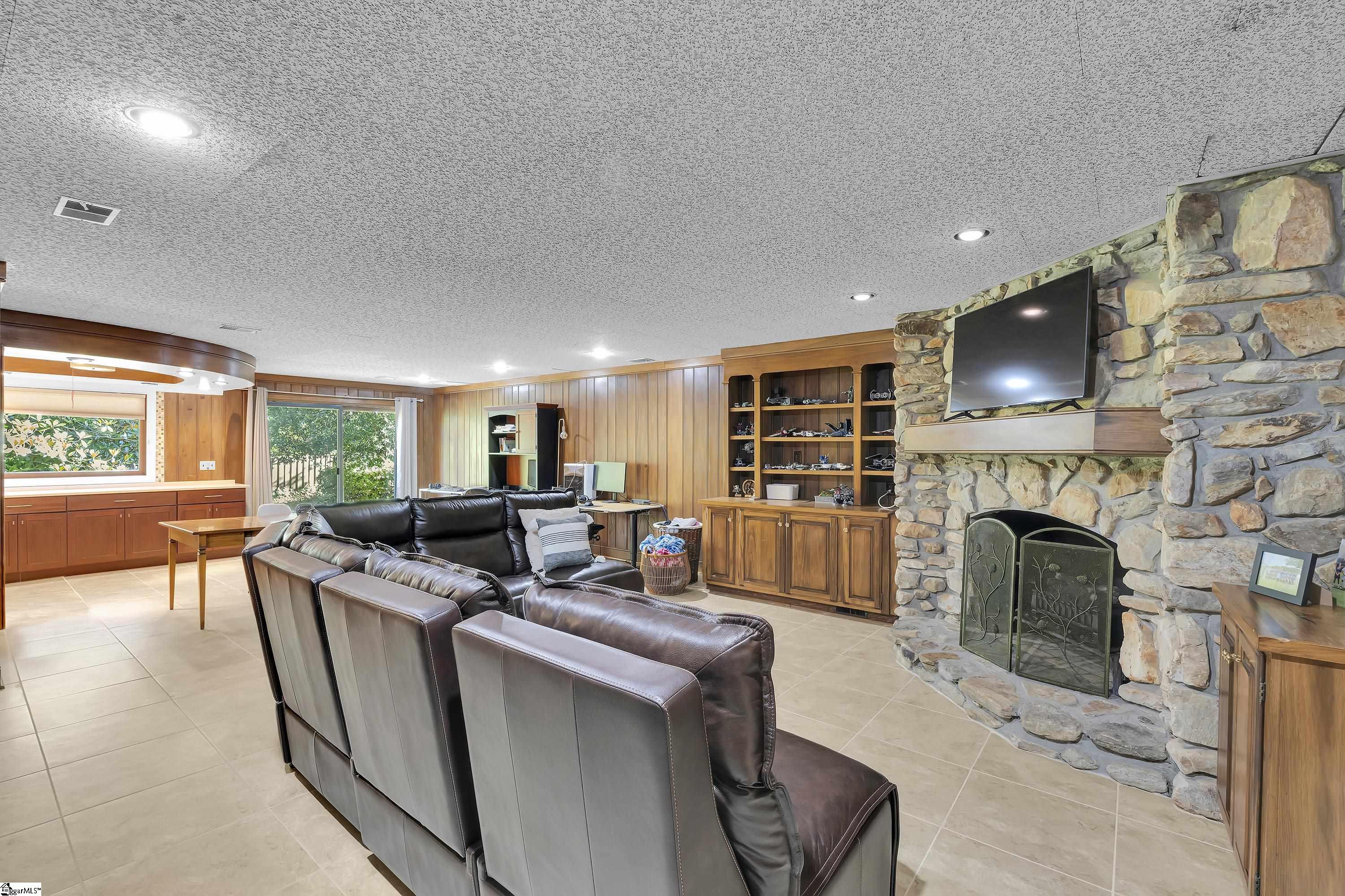 102 Graystone Road Greenville, SC 29615 - Photo 20 of 50