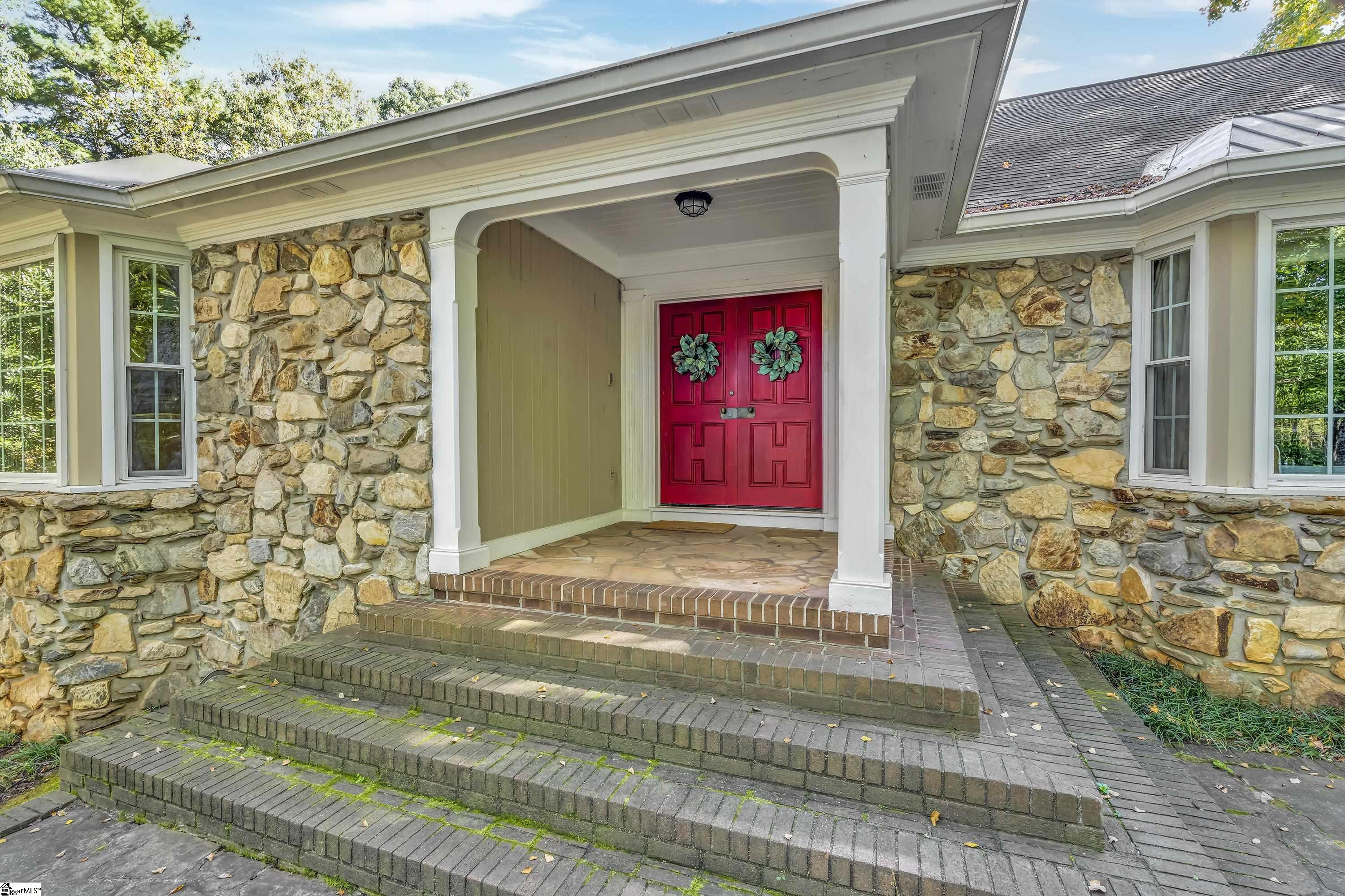 102 Graystone Road Greenville, SC 29615 - Photo 2 of 50