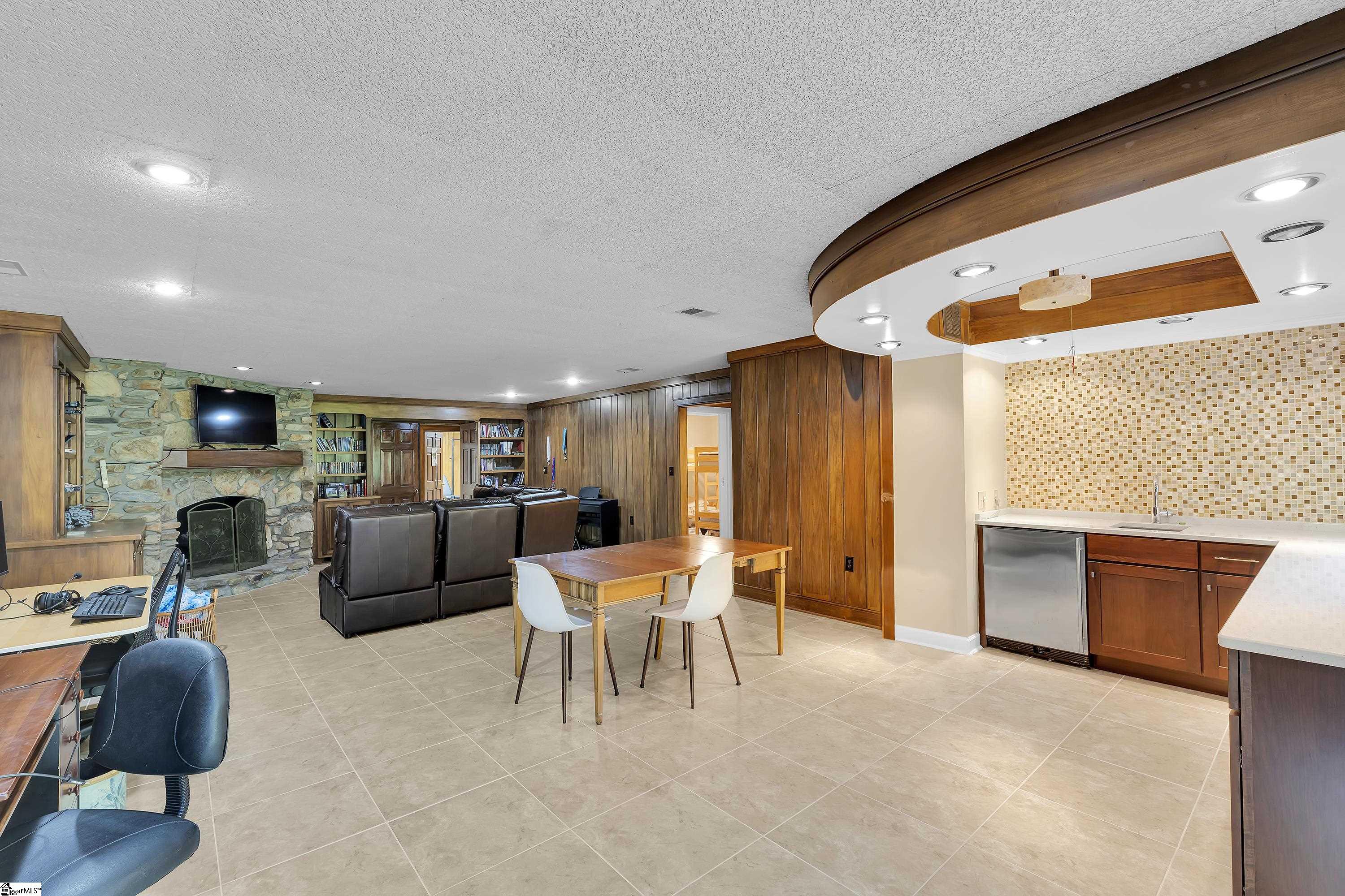 102 Graystone Road Greenville, SC 29615 - Photo 22 of 50 Could be second living quarters