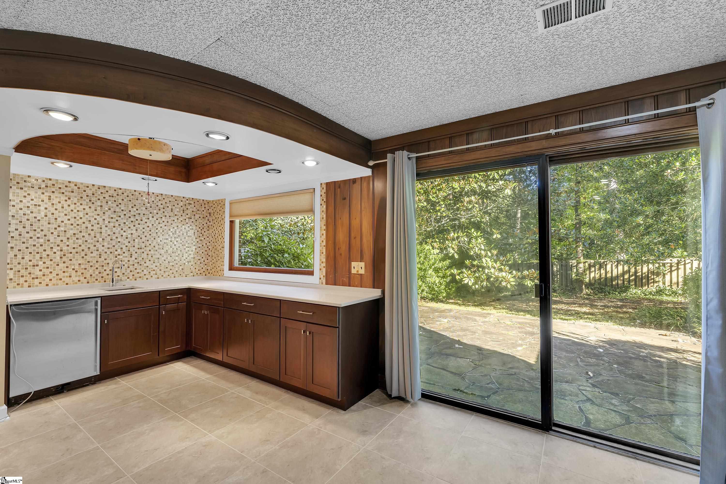 102 Graystone Road Greenville, SC 29615 - Photo 23 of 50