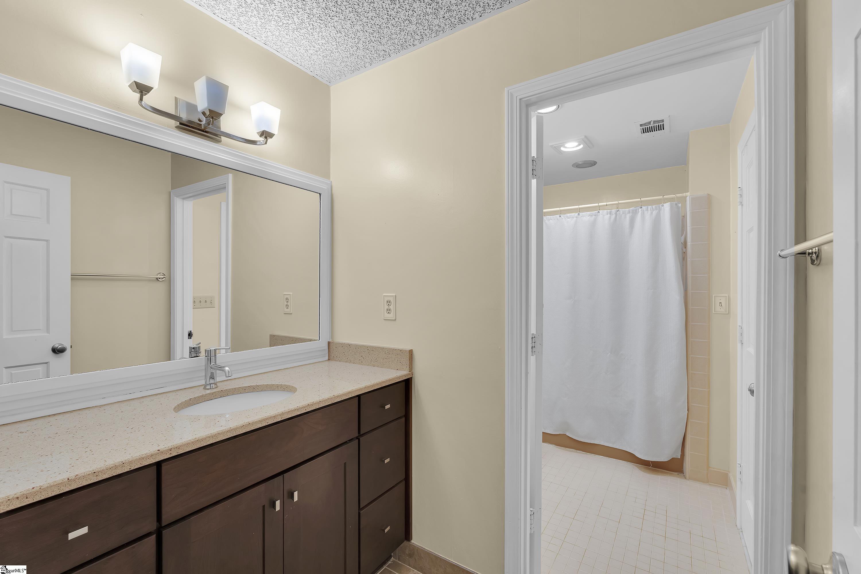 102 Graystone Road Greenville, SC 29615 - Photo 25 of 50