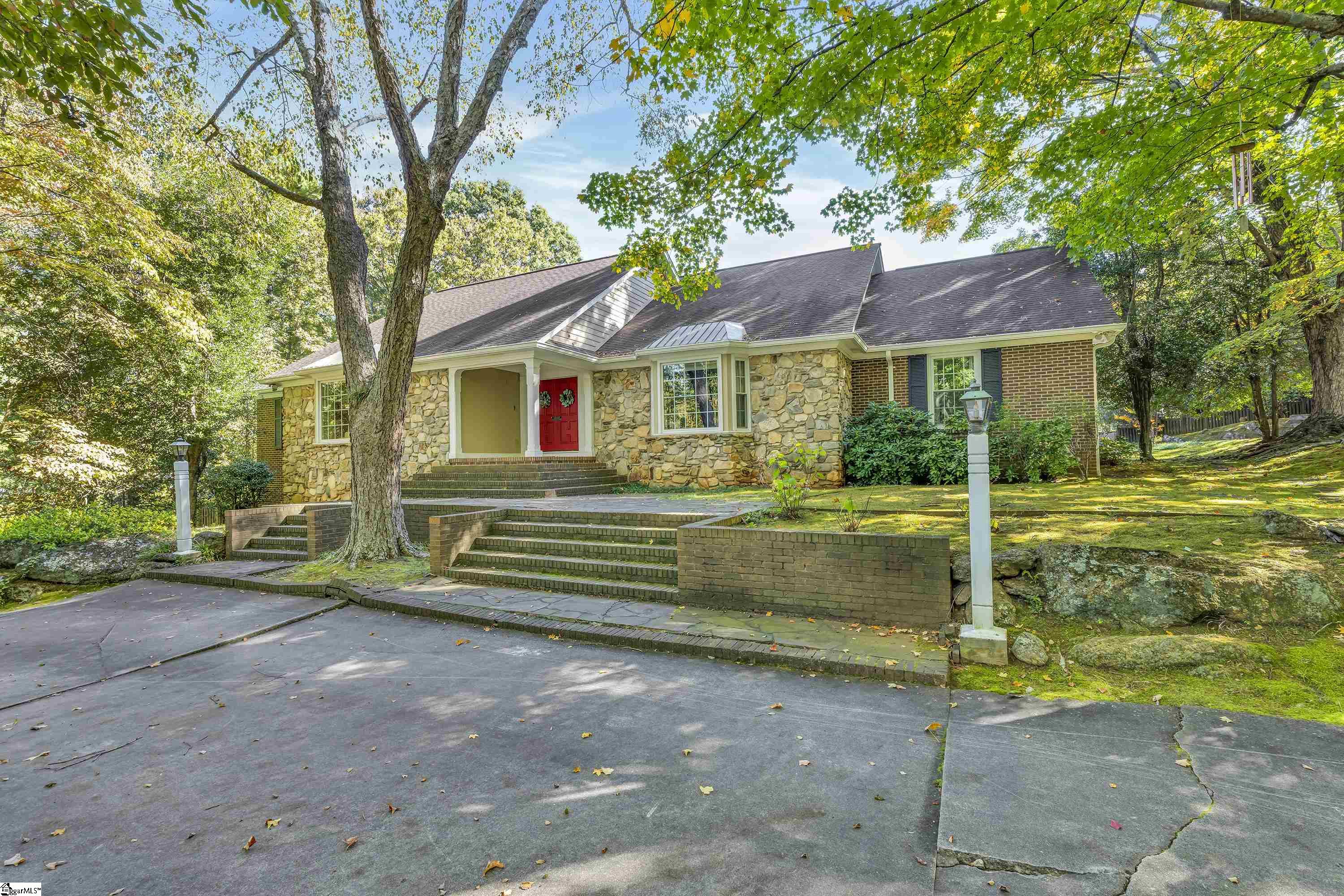 102 Graystone Road Greenville, SC 29615 - Photo 4 of 50