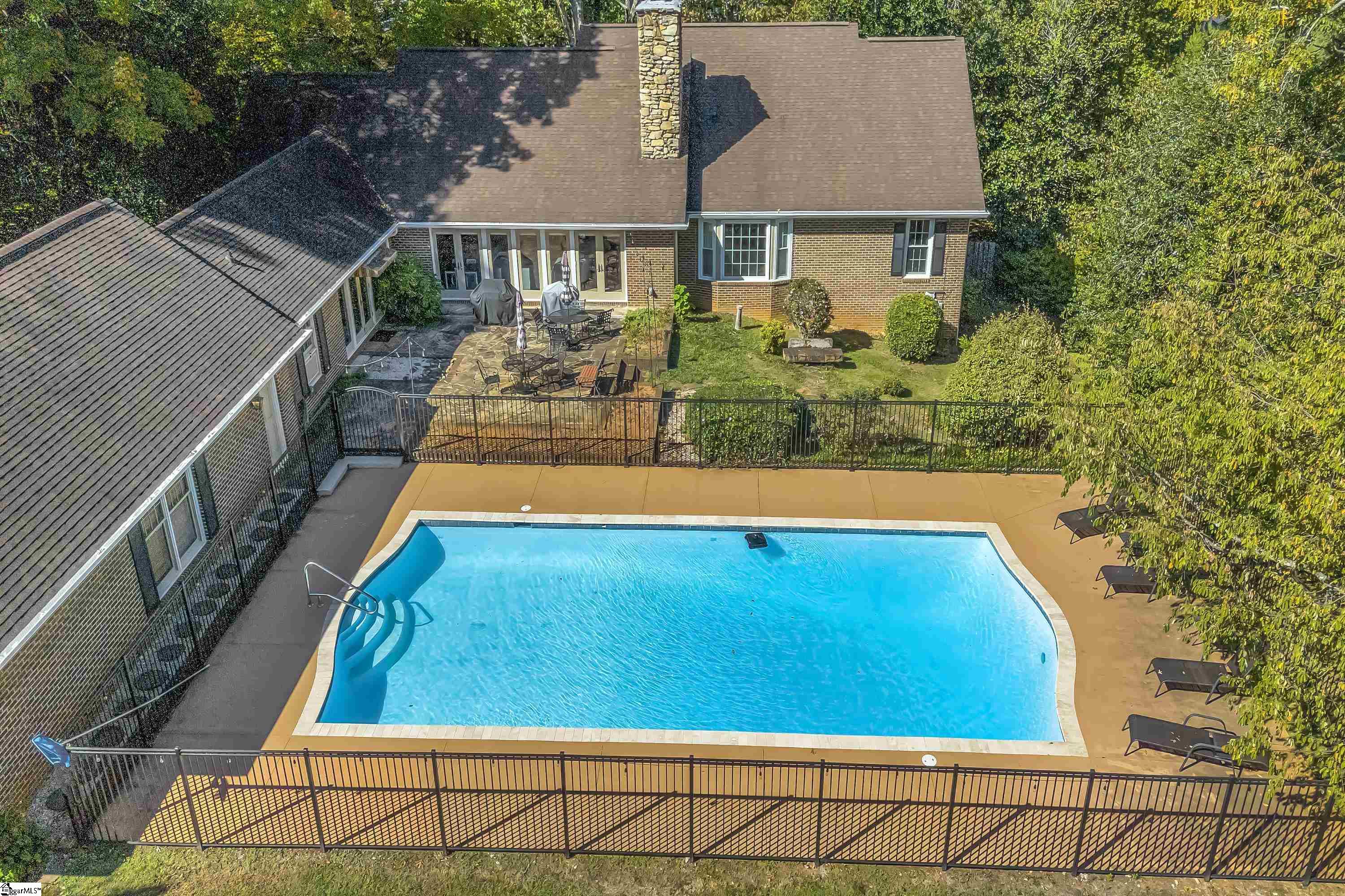 102 Graystone Road Greenville, SC 29615 - Photo 5 of 50 30,000 Gallon