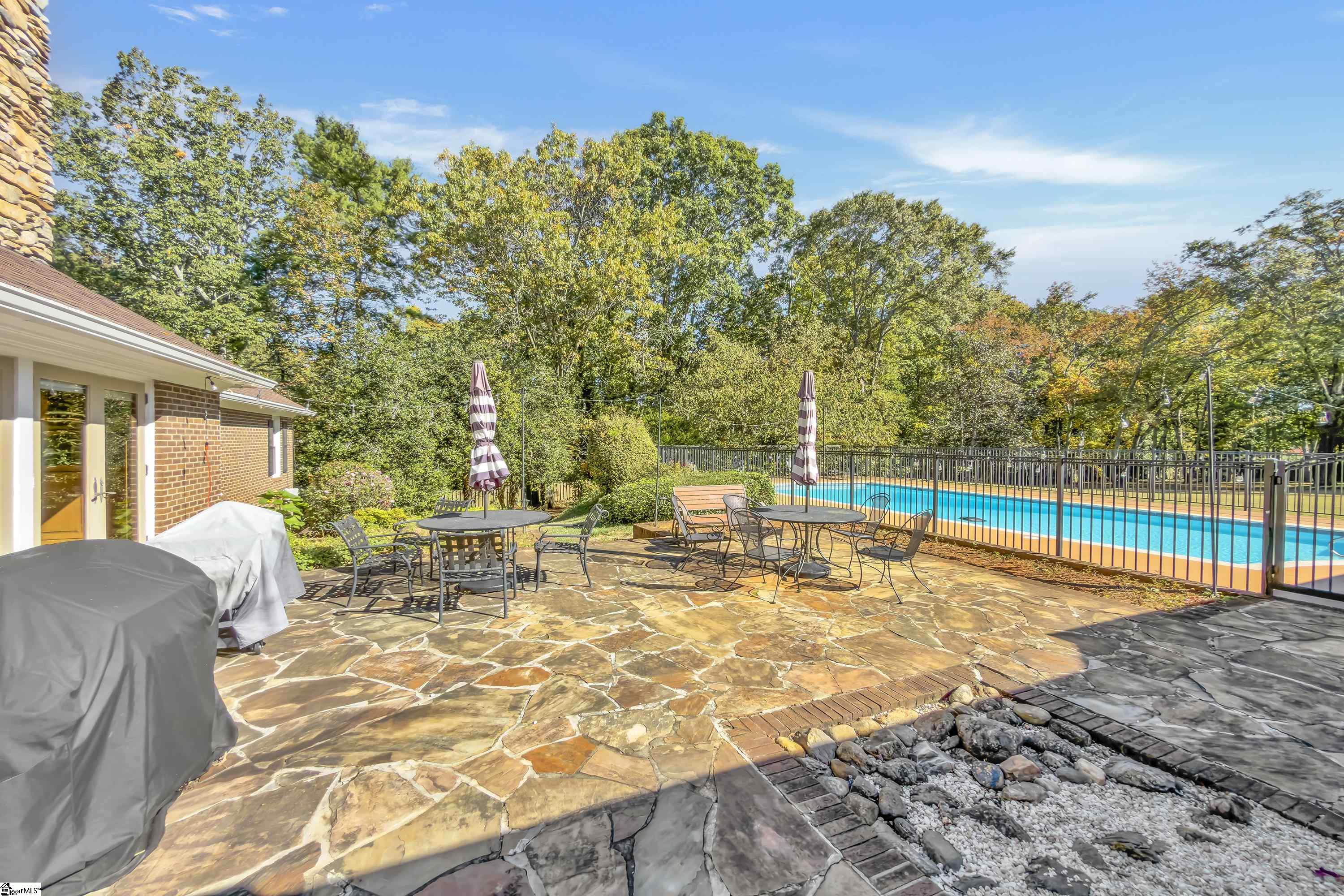 102 Graystone Road Greenville, SC 29615 - Photo 7 of 50