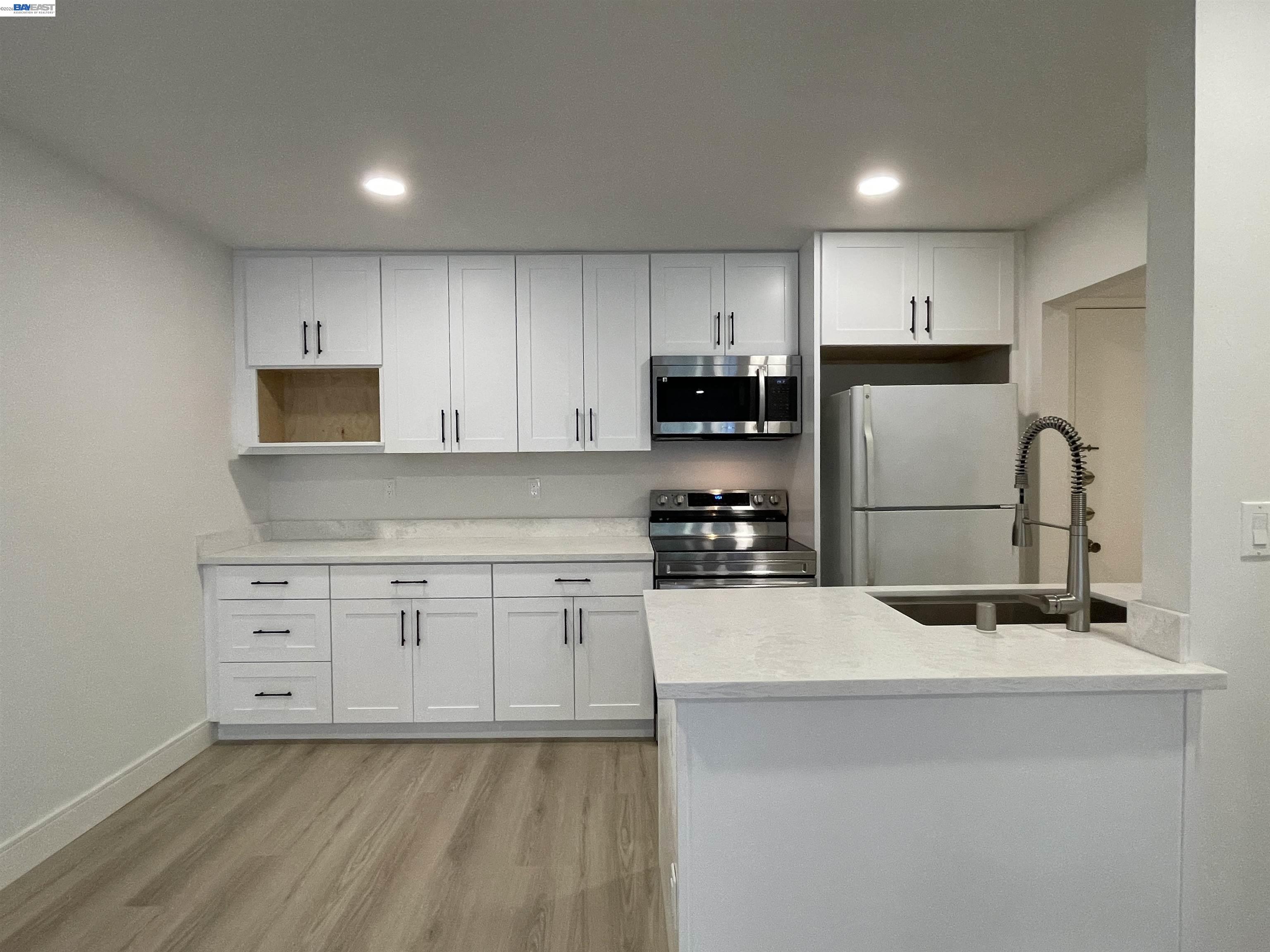 965 Shorepoint Court, Unit 200 Alameda, CA 94501 - Photo 9 of 36