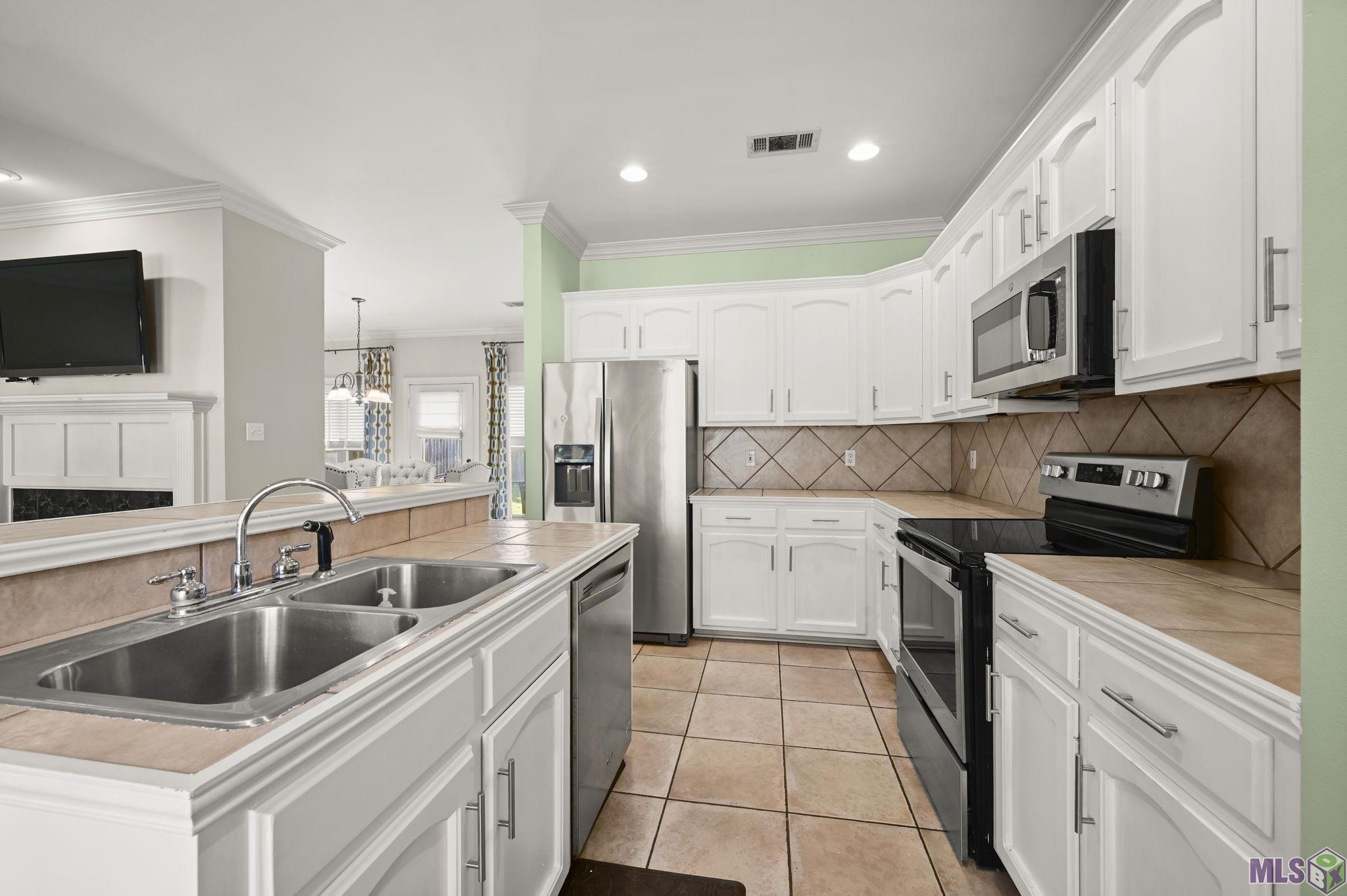 10204 Springrose Avenue Baton Rouge, LA 70810 - Photo 4 of 15 Gallery Image 4