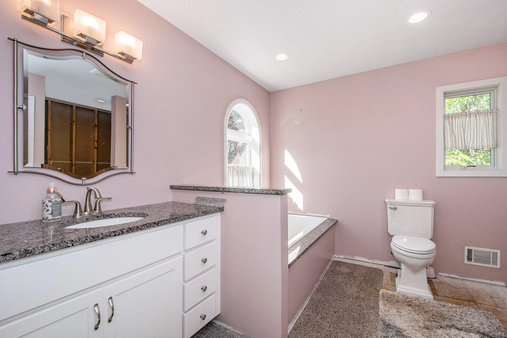5258 92nd Street Southeast Caledonia, MI 49316 - Photo 37 of 59 Primary Bathroom