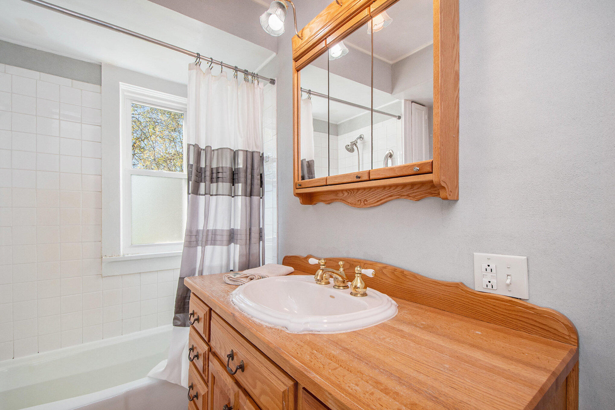 5258 92nd Street Southeast Caledonia, MI 49316 - Photo 45 of 59 2nd Primary Bathroom