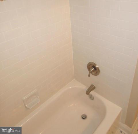 1915 Swansea Road Baltimore, MD 21239 - Photo 23 of 30 Bath