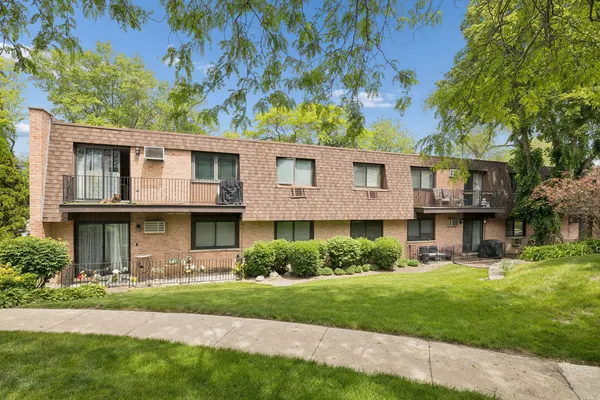 $210,000 | 550 East Main Street, Unit 2A, Barrington, IL 60010