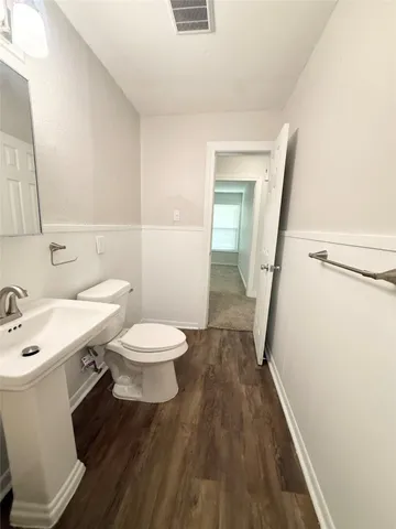 $1,195 | 117 Oak Drive, Lake Jackson, TX 77566