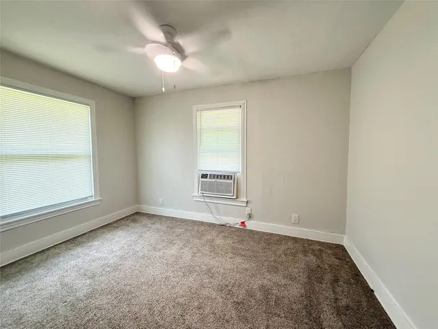 $1,195 | 117 Oak Drive, Lake Jackson, TX 77566