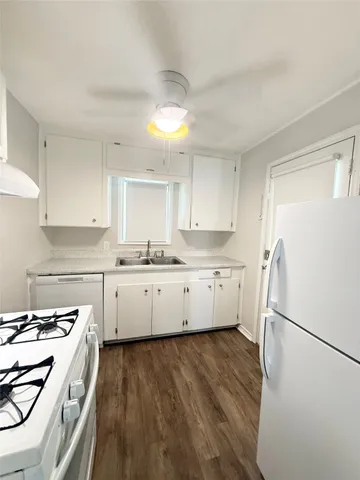 $1,195 | 117 Oak Drive, Lake Jackson, TX 77566