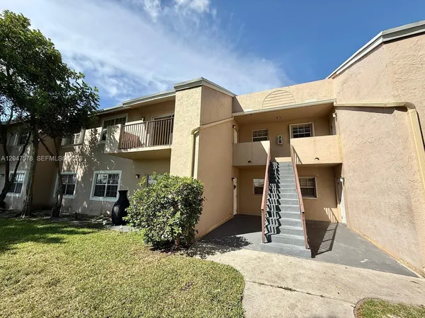 $214,500 | 2151 Northwest 96th Terrace, Unit 15G, Pembroke Pines, FL 33024