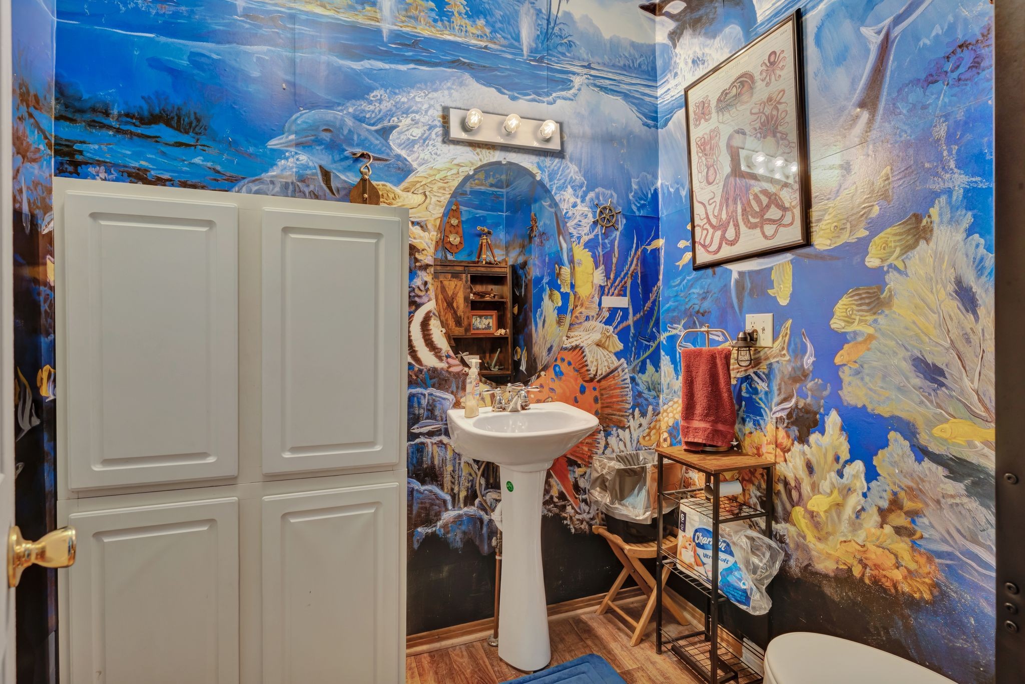 1005 Les Brown Road Bethpage, TN 37022 - Photo 21 of 57 a view of entryway with furniture and chandelier