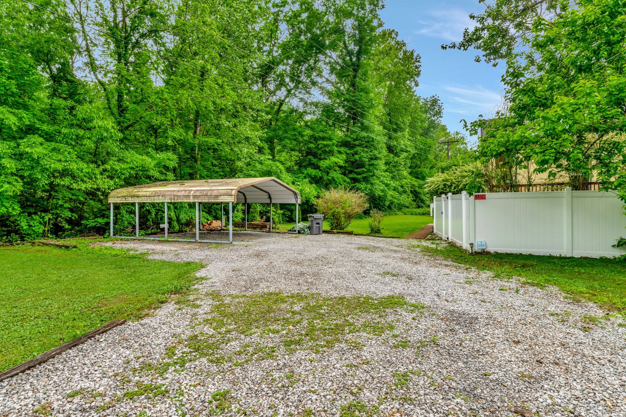 1005 Les Brown Road Bethpage, TN 37022 - Photo 37 of 57 a view of a house with backyard and garden