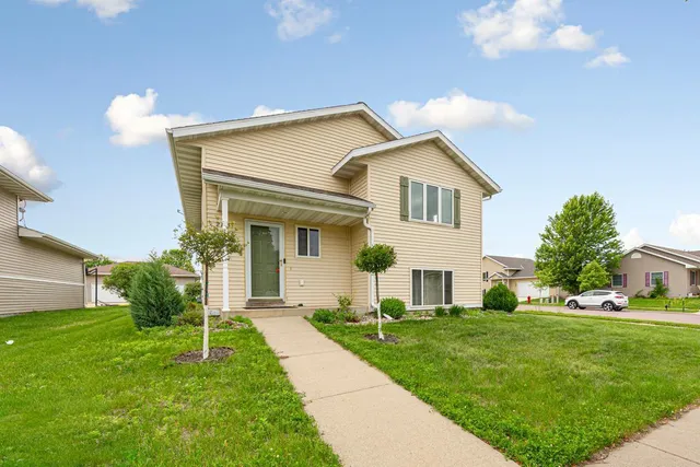 $325,000 | 2115 Turpin Street, St. Peter, MN 56082