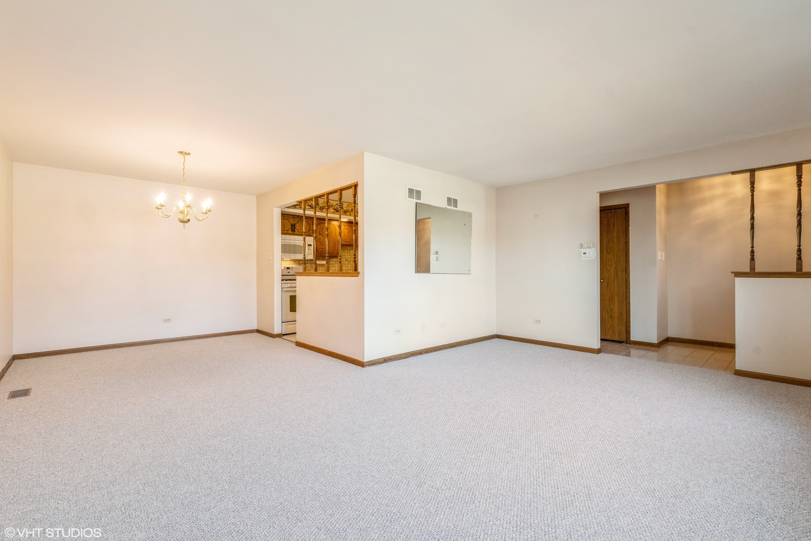 16142 Pine Drive Tinley Park, IL 60477 - Photo 3 of 12 a view of an empty room with a window