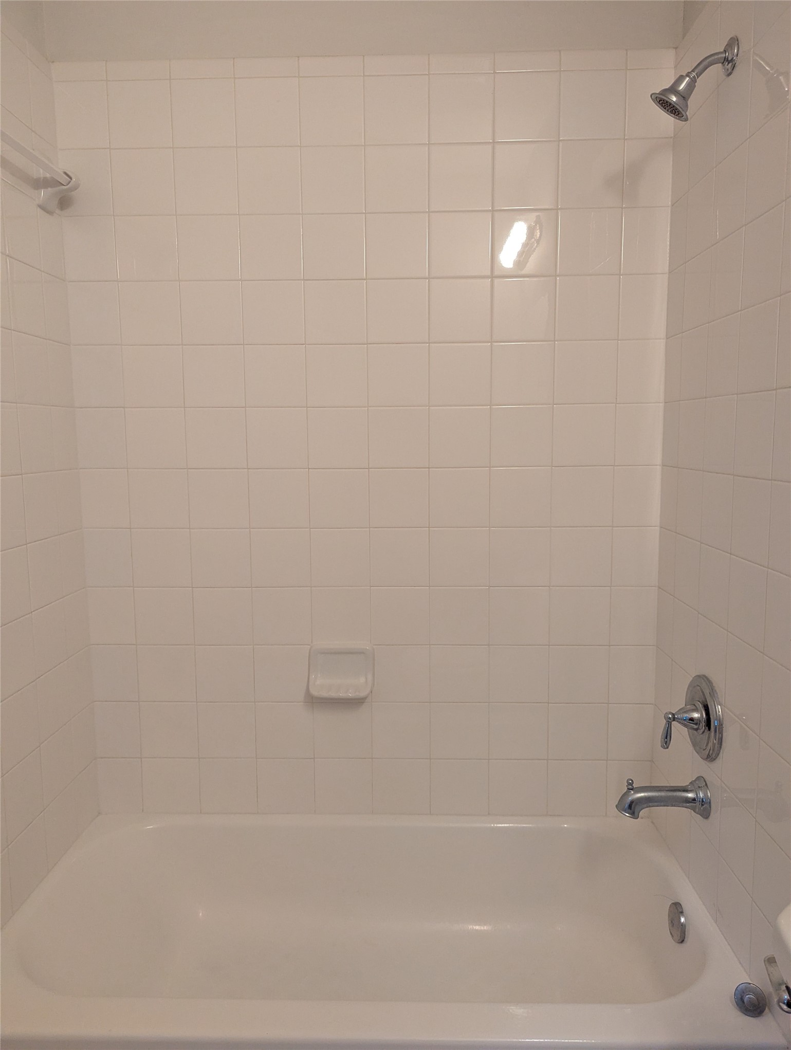 13319 Lansdown Street Rosharon, TX 77583 - Photo 15 of 22 a bathroom with a bathtub