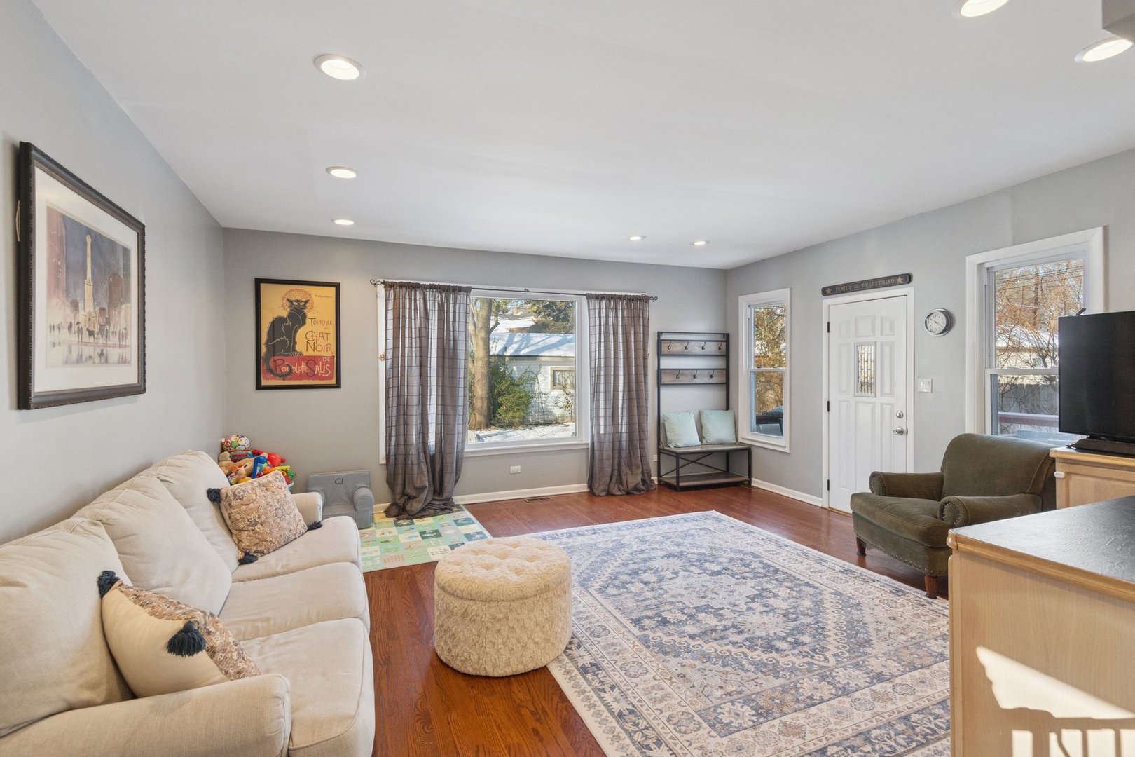 8646 East Prairie Road Skokie, IL 60076 - Photo 11 of 29