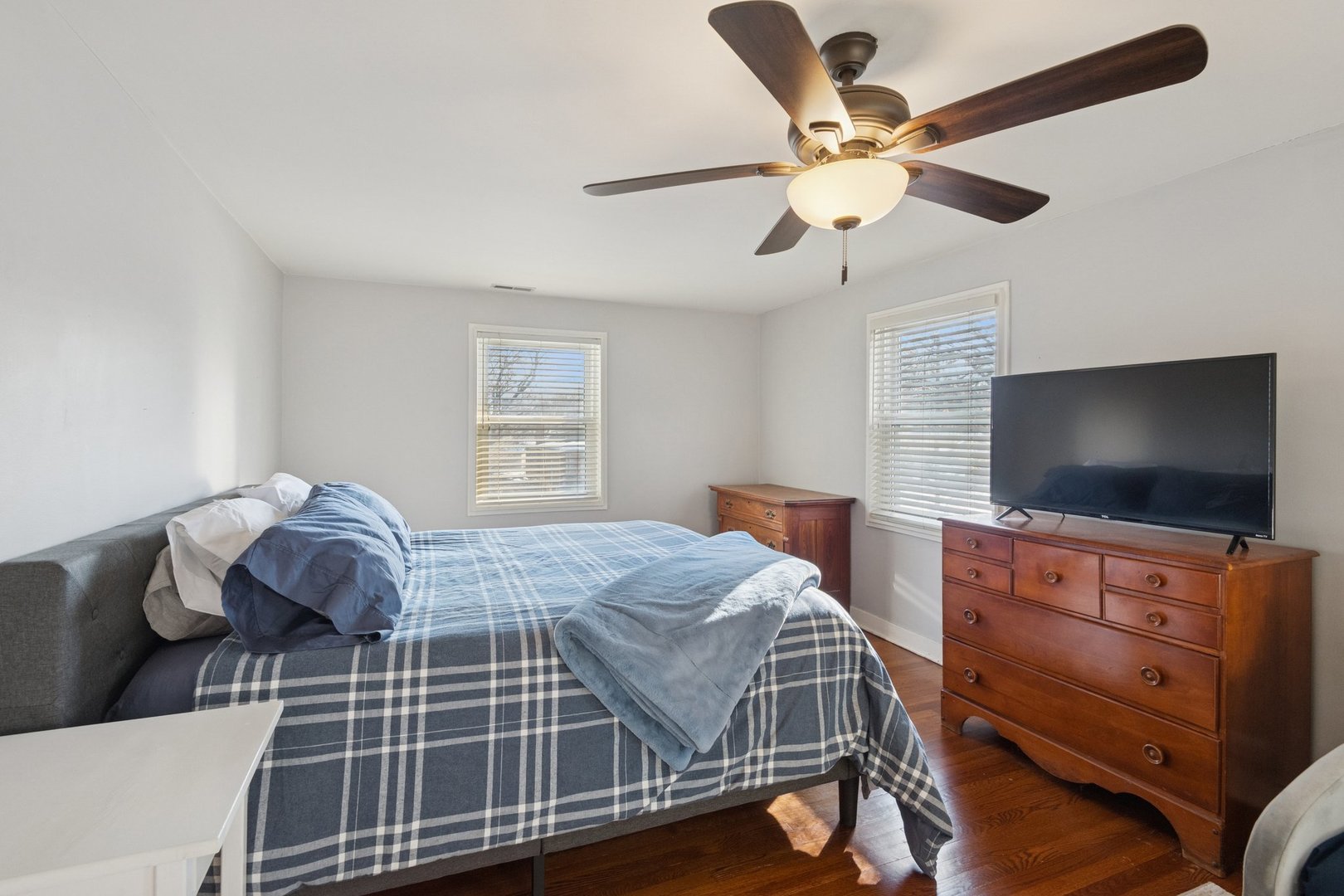 8646 East Prairie Road Skokie, IL 60076 - Photo 16 of 29