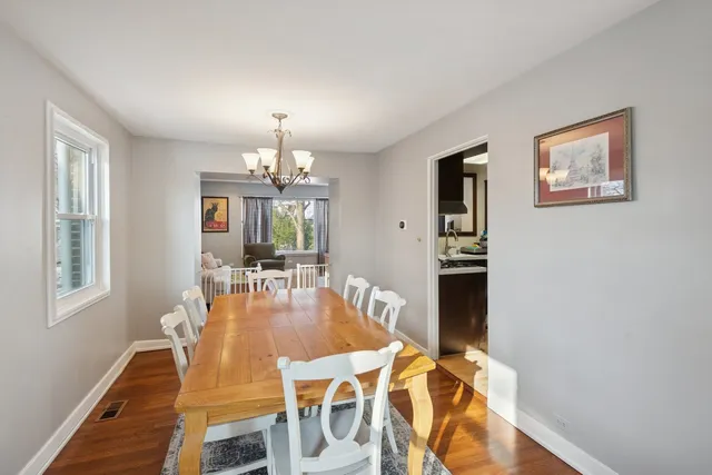 $550,000 | 8646 East Prairie Road, Skokie, IL 60076