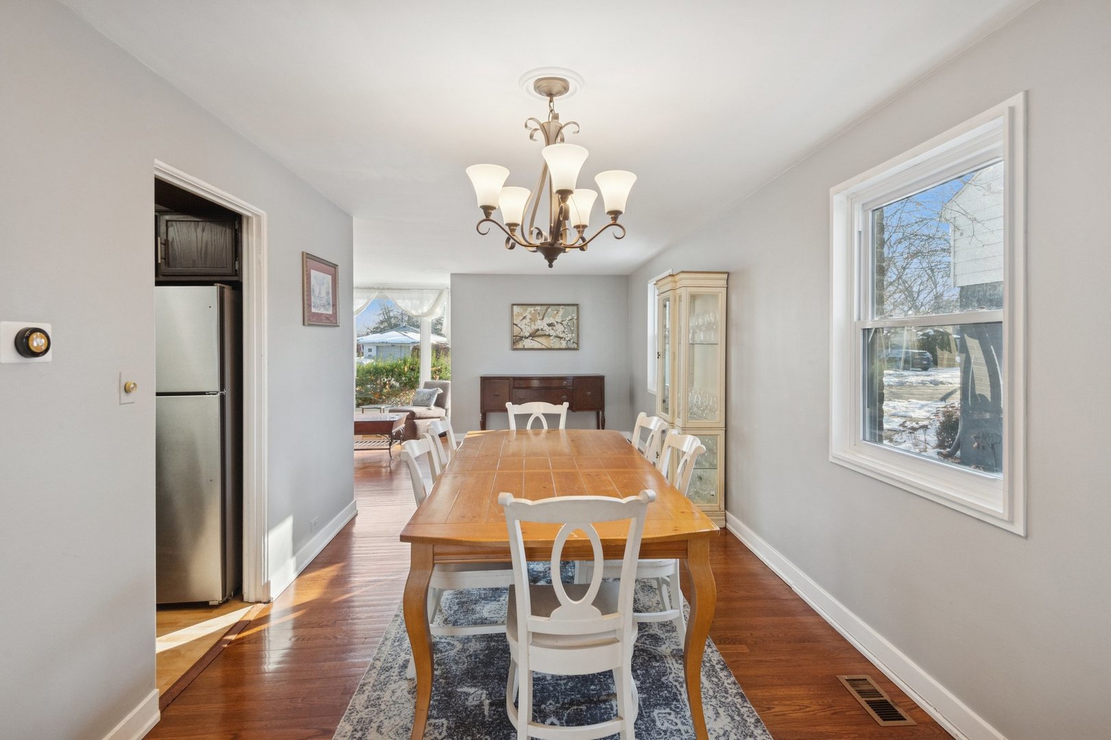 8646 East Prairie Road Skokie, IL 60076 - Photo 7 of 29