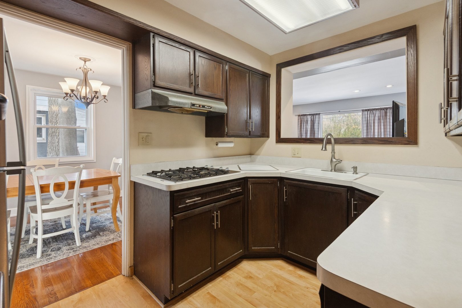 8646 East Prairie Road Skokie, IL 60076 - Photo 8 of 29