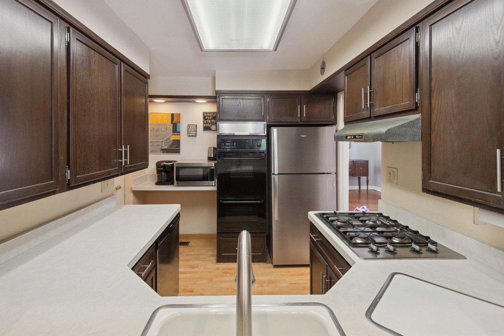 8646 East Prairie Road Skokie, IL 60076 - Photo 10 of 29