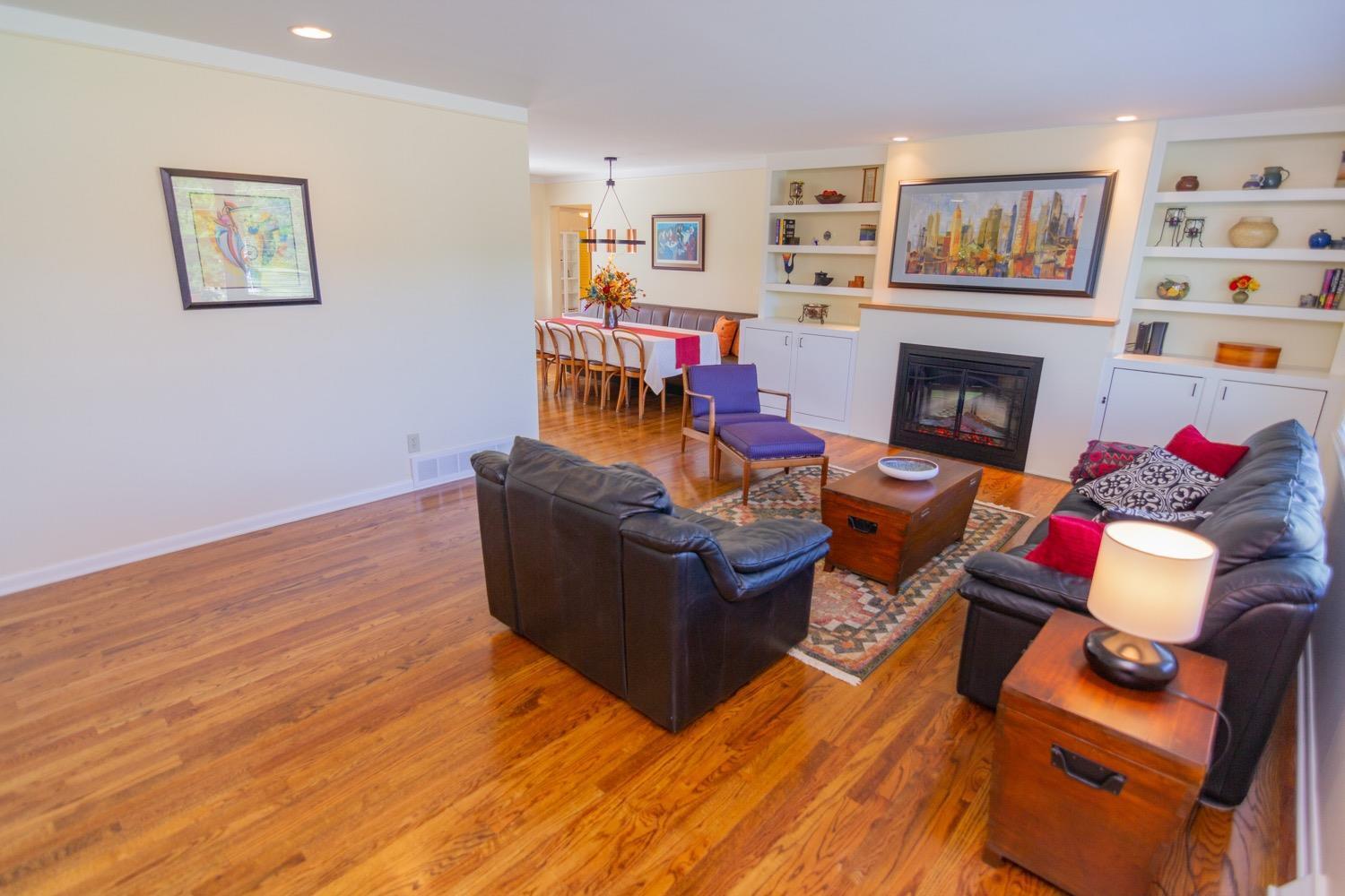 5204 Valley Ridge Road Cincinnati, OH 45247 - Photo 4 of 39 Gallery Image 4