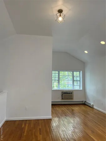 $3,100 | 82-81 88th Place | Forest Park